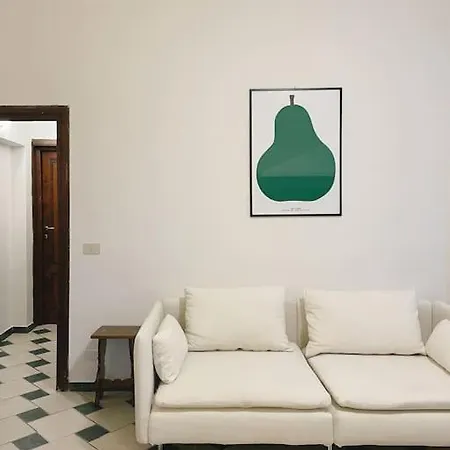 Ivy Apartment *